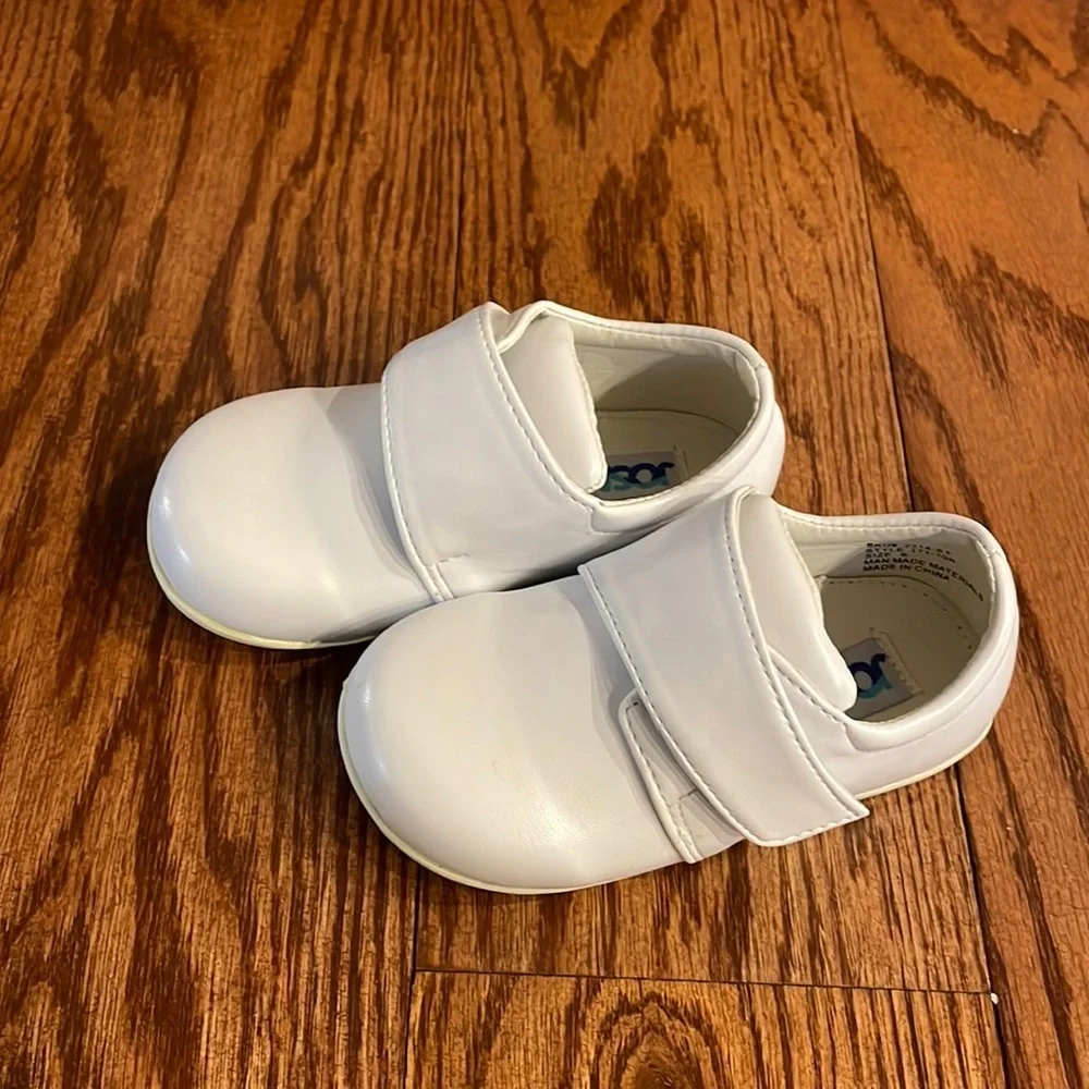 JOSMO baby white shoes with Velcro strap / christening / walking / size 6